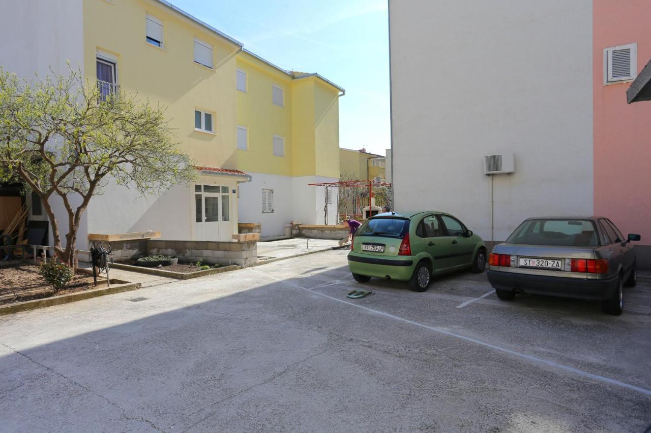 Apartments With A Parking Space Omis - 10362 Exterior photo